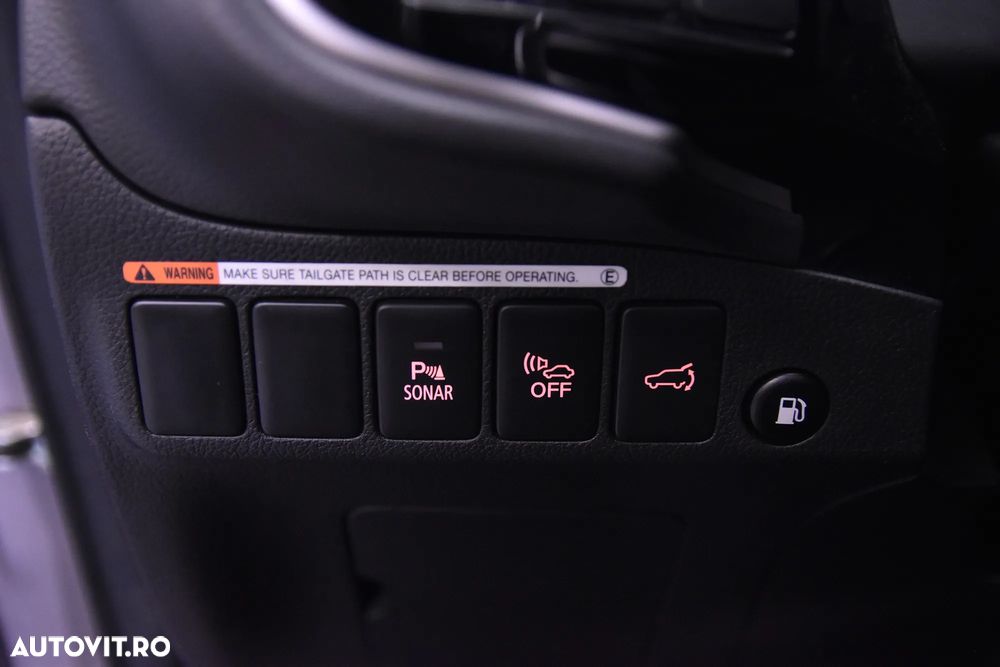 Mitsubishi Outlander - 16