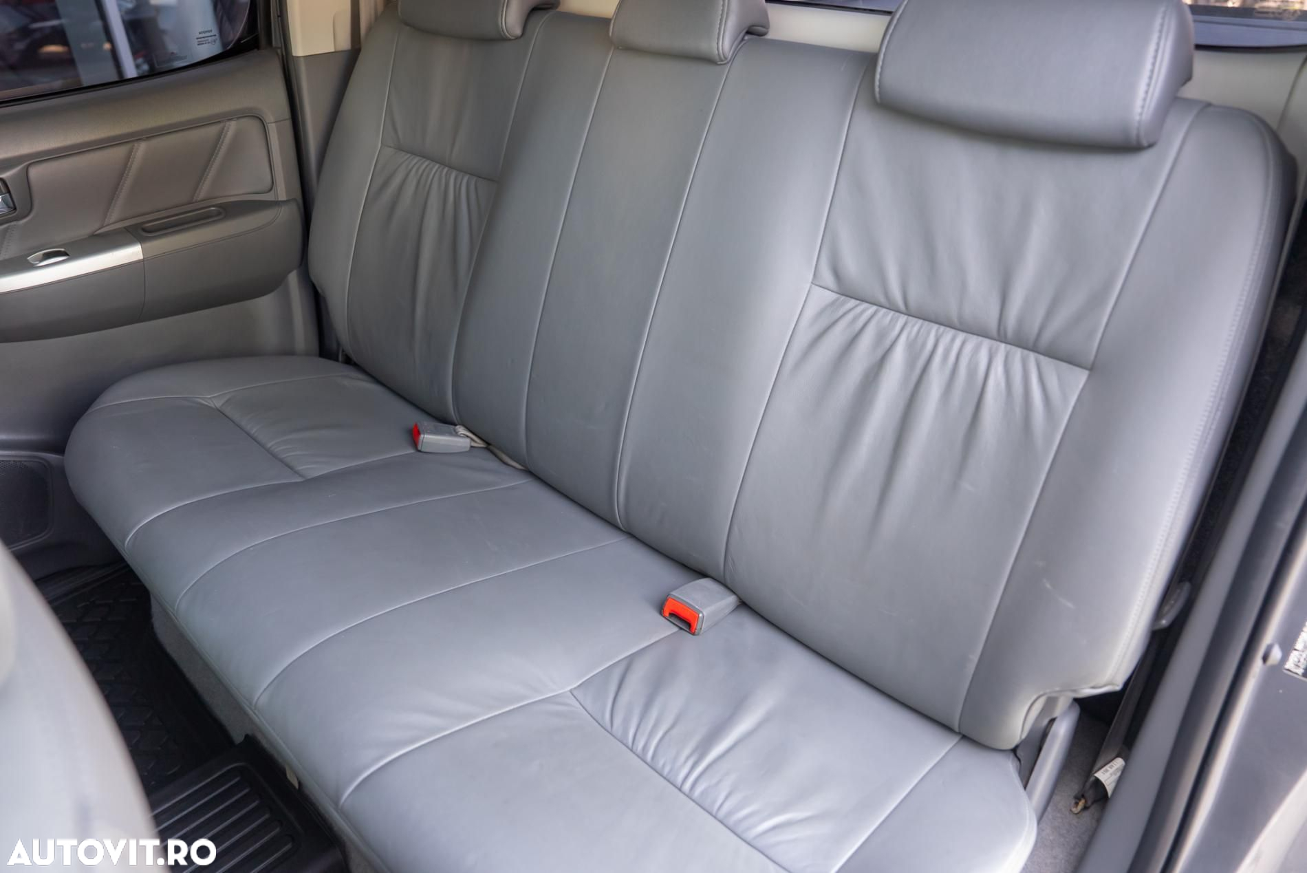 Toyota Hilux 4x4 Cabina Dubla Style+ Aut. - 20