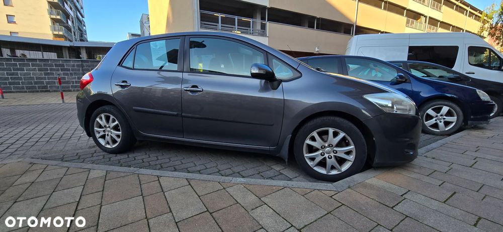 Toyota Auris - 1