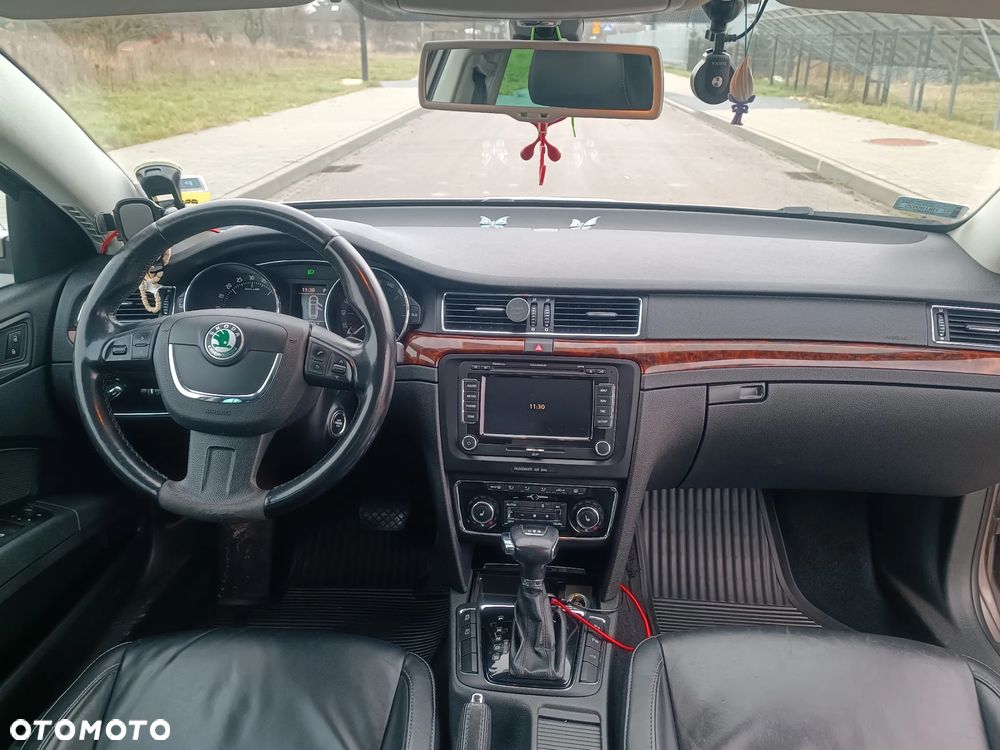 Skoda Superb 2.0 TDI Elegance DSG - 11