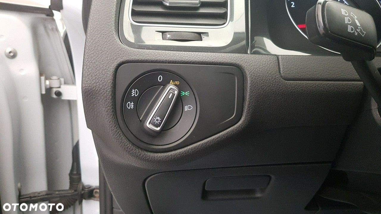 Volkswagen Golf - 30