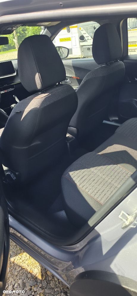 Peugeot 2008 - 8
