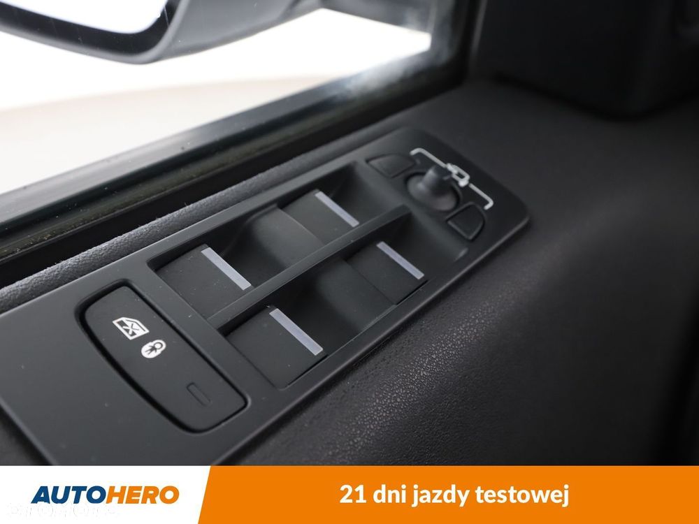Land Rover Discovery Sport 2.0 TD4 SE - 30