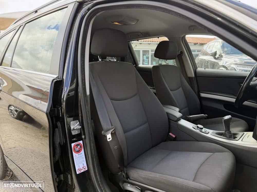 BMW 318 d LifeStyle - 29