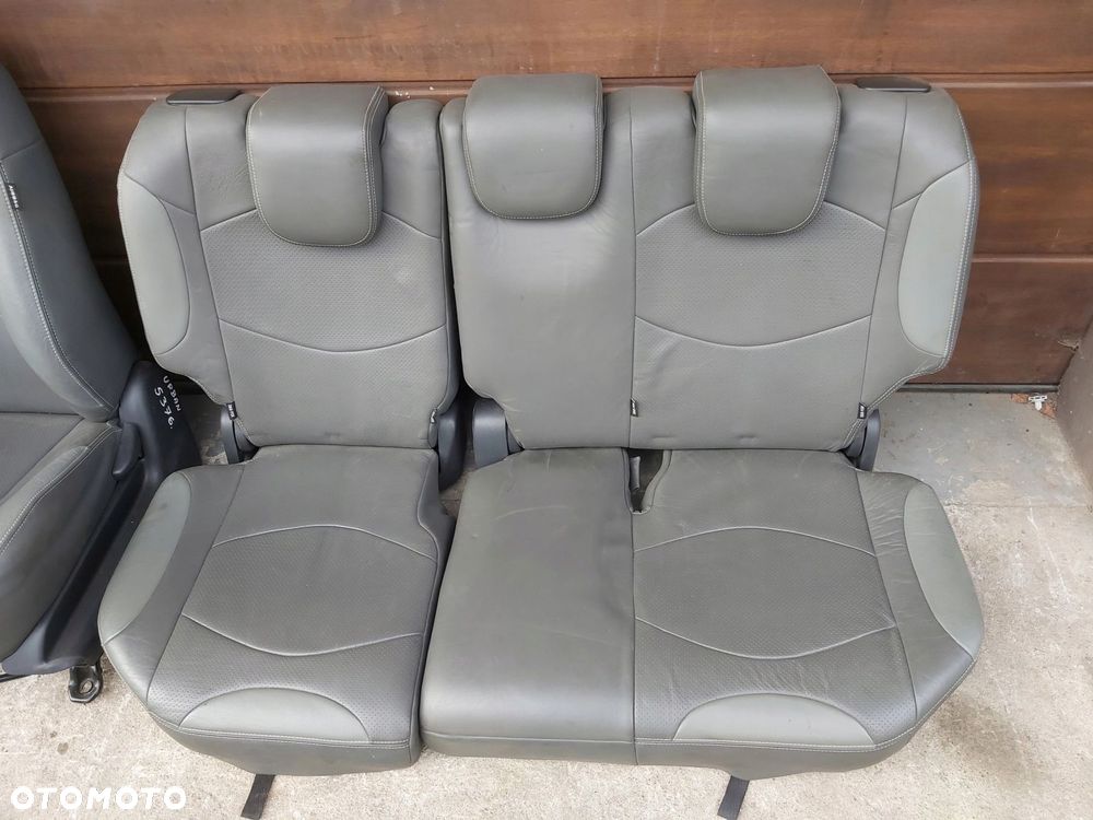 Toyota Urban Cruiser Fotele Skóra TYŁ PASY VAN 4x4 - 5