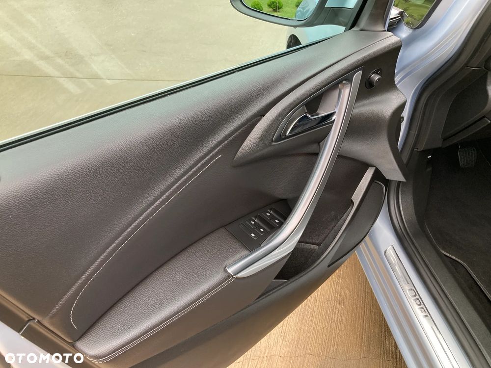 Opel Astra 2.0 CDTI Cosmo - 13