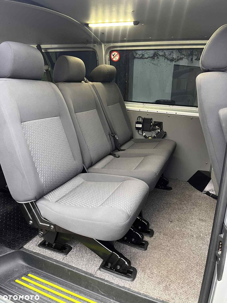 Volkswagen Transporter - 26