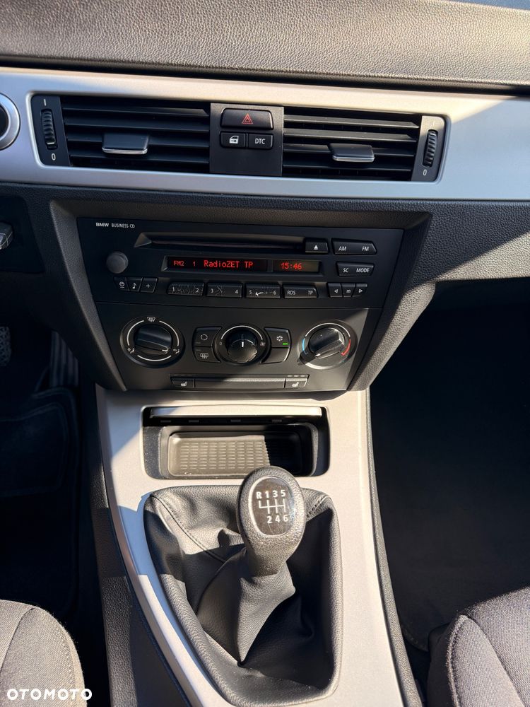 BMW Seria 3 318i - 14
