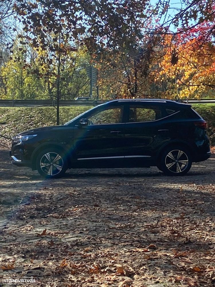 MG ZS EV Luxury - 11