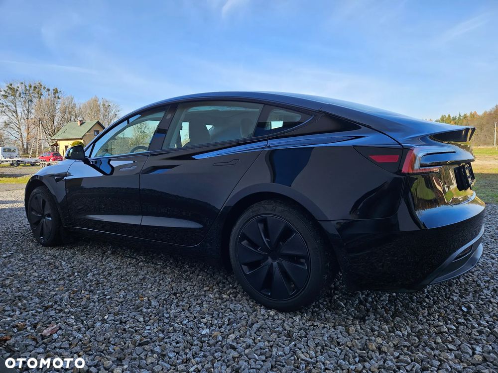 Tesla Model 3 - 6