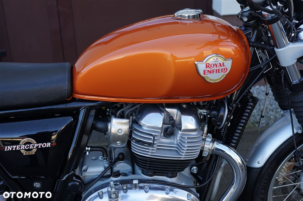 Royal Enfield Interceptor - 10