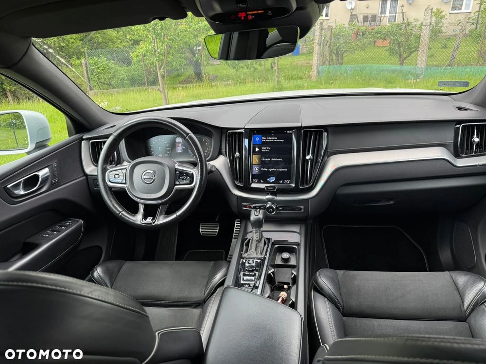 Volvo XC 60 T5 AWD R-Design - 15