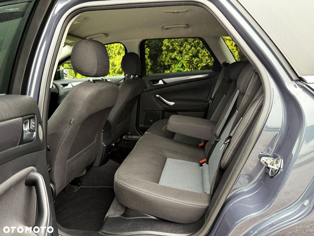 Ford Mondeo - 36