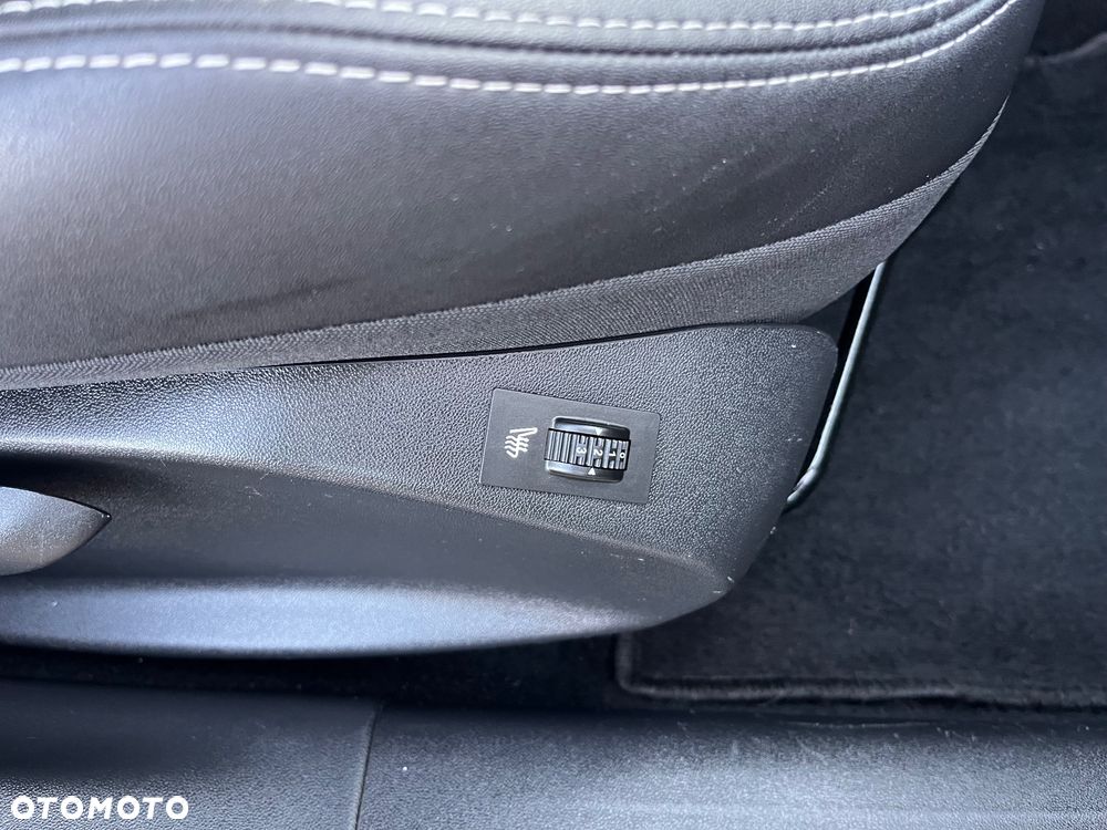 Peugeot 2008 1.2 PureTech GT Line S&S EAT8 - 11