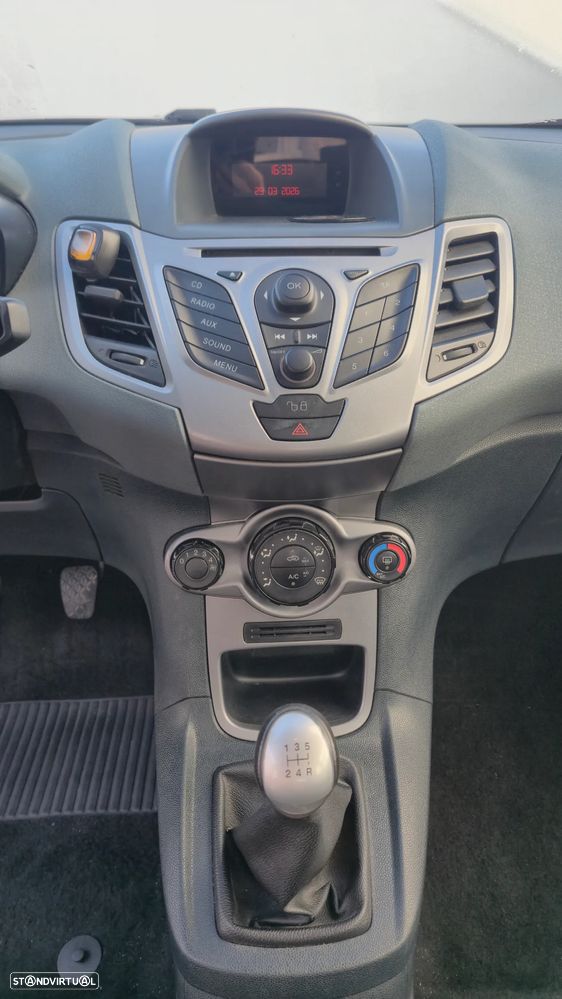 Ford Fiesta - 9