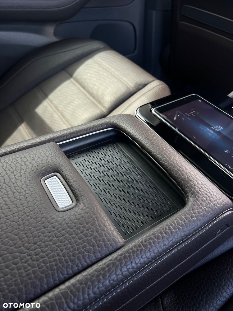 Mercedes-Benz GLS - 28