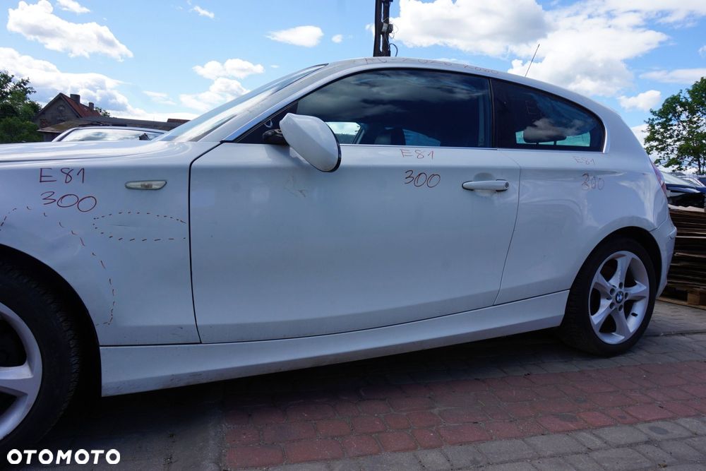 DRZWI PRZEDNIE LEWE 1 E81 LIFT 3D HB 300  BIAŁY ALPINWEISS BMW 2007-2011 - 2