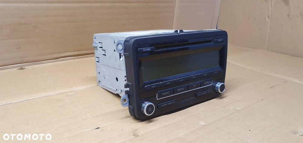 Radio radioodtwarzacz fabryczne VW Passat B6 5M0035186AA - 3