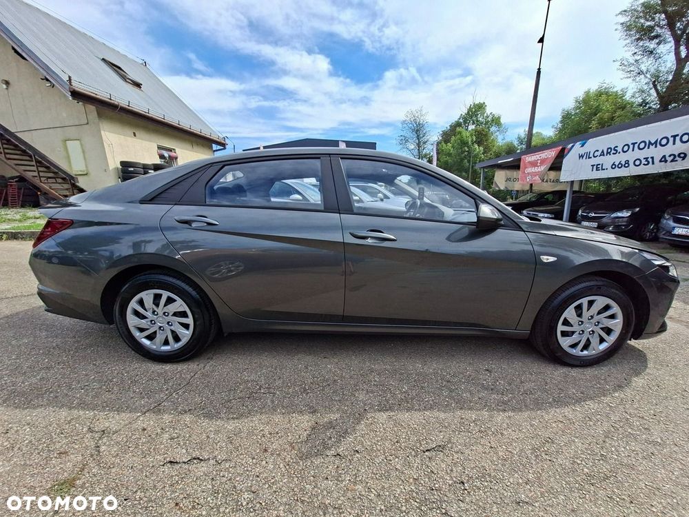 Hyundai Elantra - 7