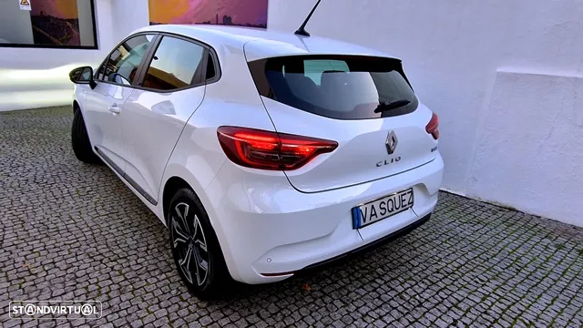 Renault Clio 1.6 E-Tech Exclusive - 6