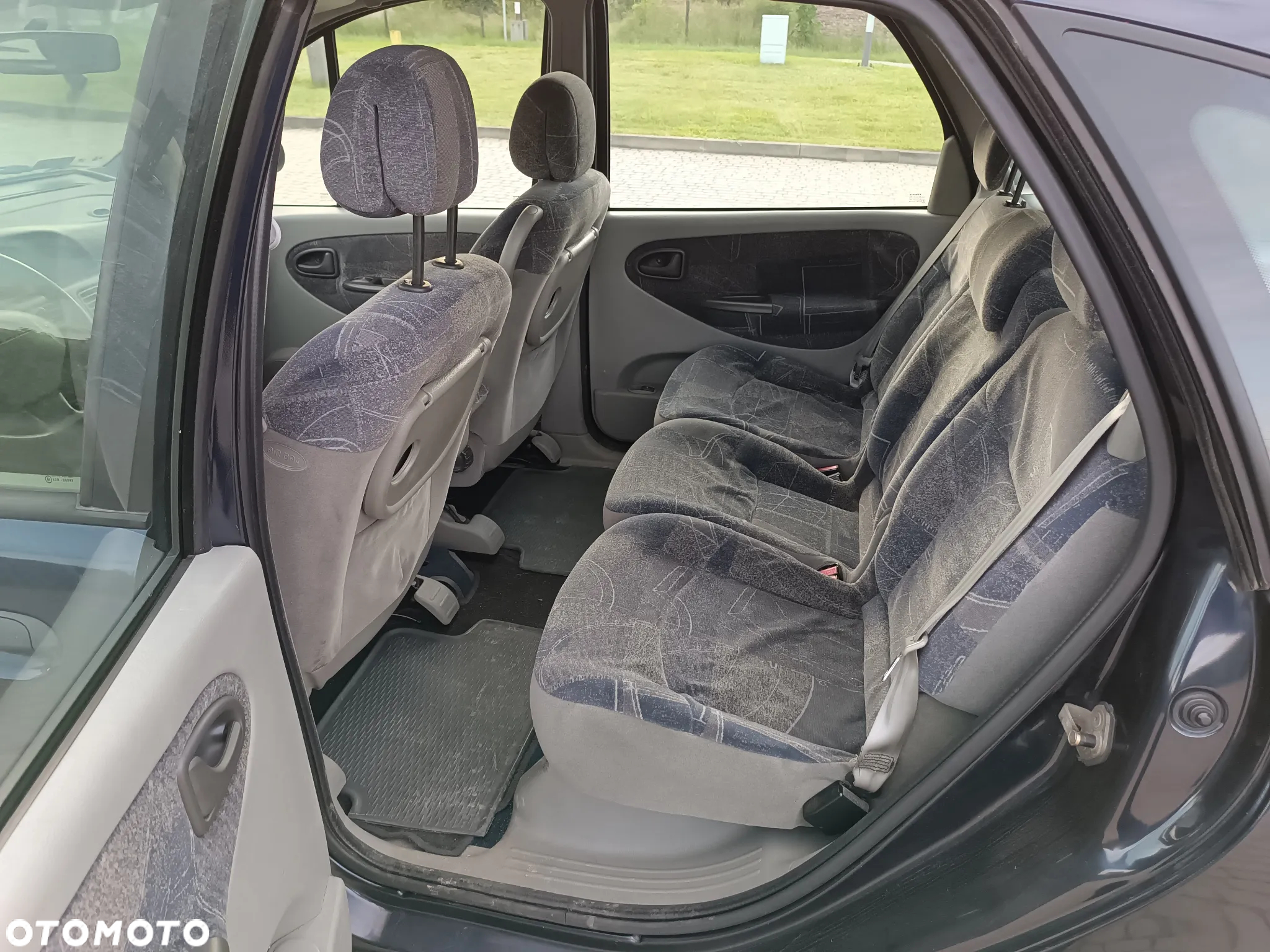 Renault Scenic 1.6 16V Confort Privilege - 16