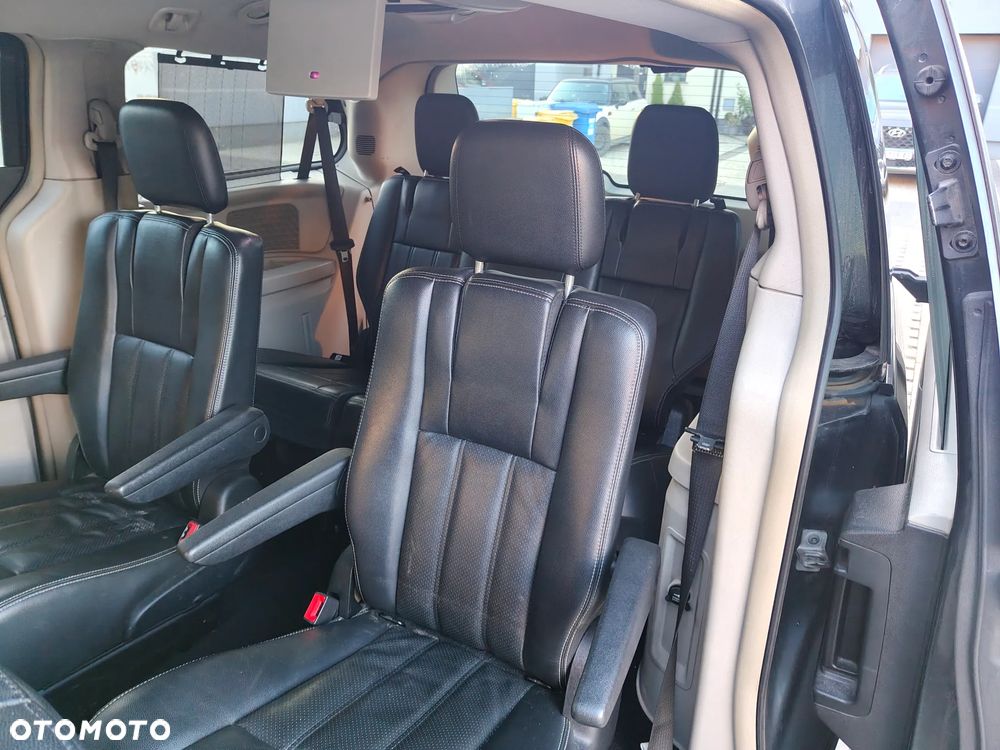 Lancia Voyager 2.8CRD Gold - 11