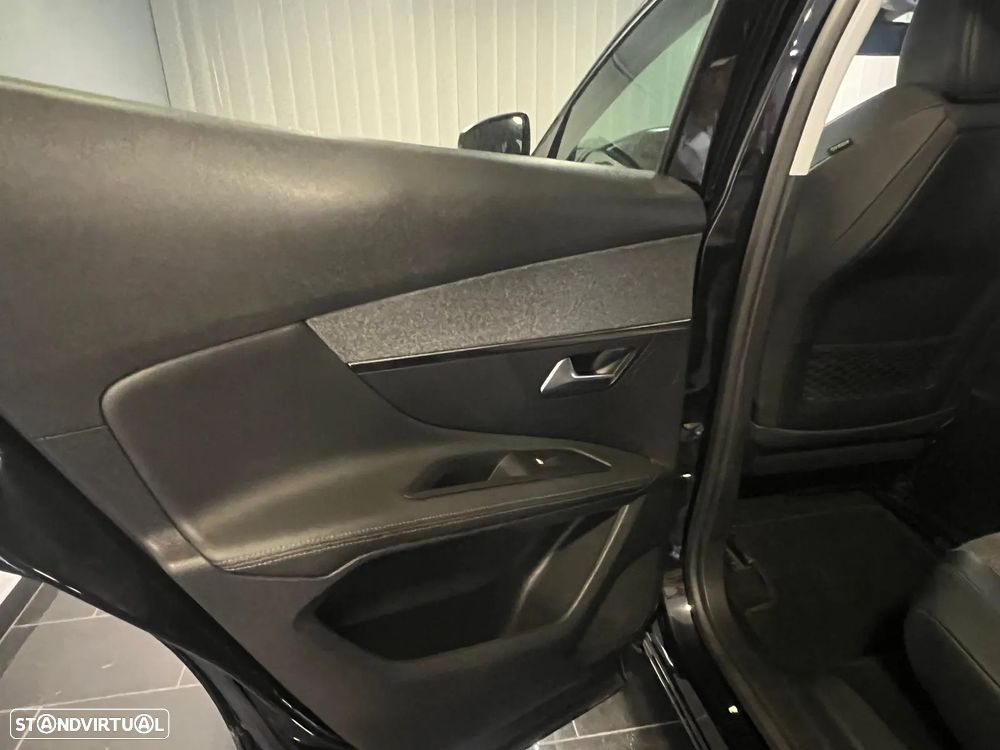 Peugeot 3008 1.5 BlueHDi Allure - 23