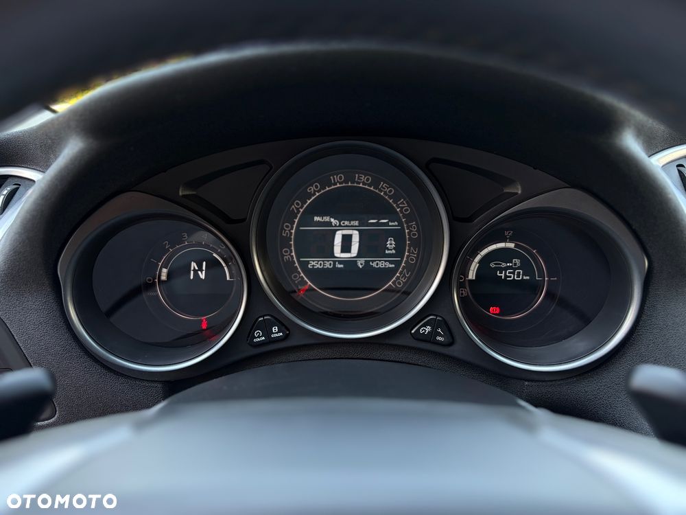 Citroën C4 e-HDi 115 ETG6 Exclusive - 32