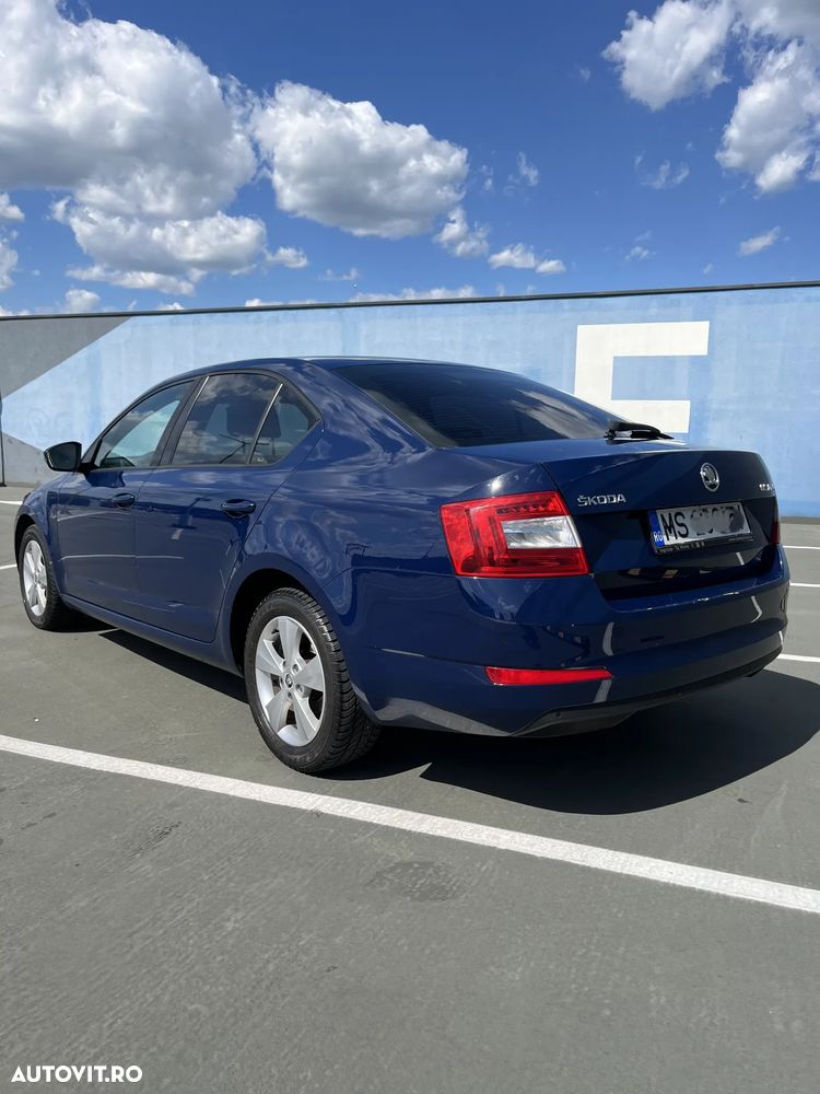 Skoda Octavia 1.6 TDI DSG Style - 3