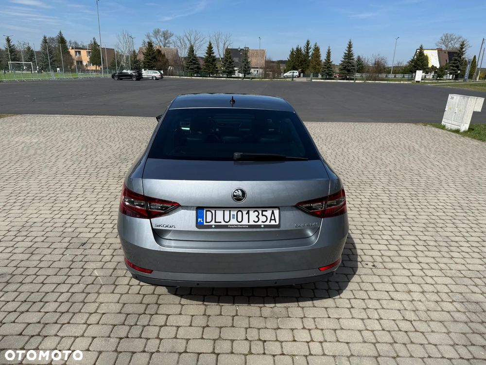 Skoda Superb 2.0 TSI Ambition DSG - 6
