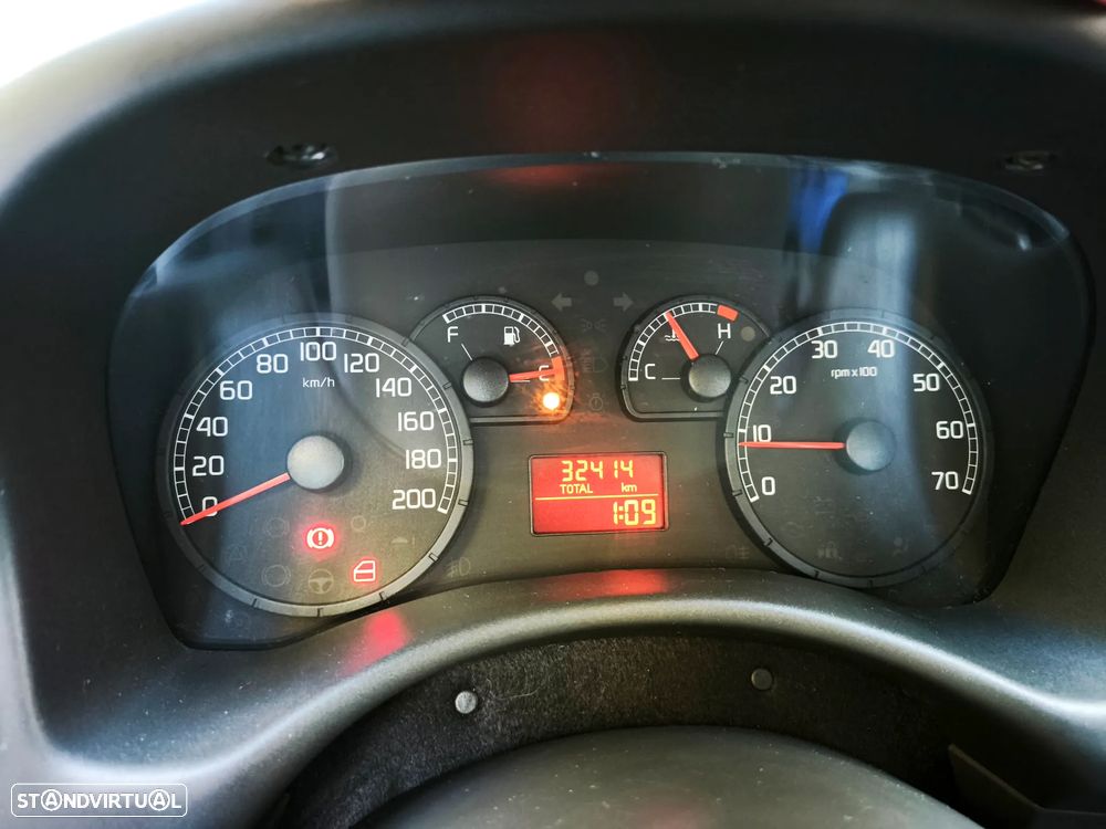 Fiat Punto 1.2 16V HLX - 11