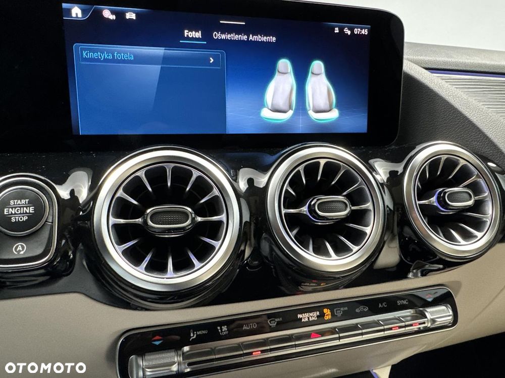 Mercedes-Benz GLA 200 Progressive - 20