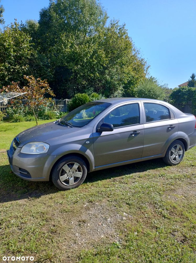 Chevrolet Aveo 1.2 16V Base / Classic - 1