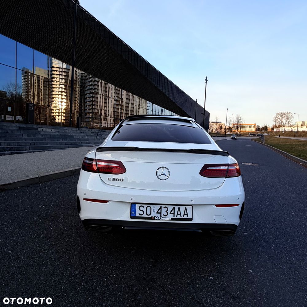 Mercedes-Benz Klasa E 300 9G-TRONIC - 8