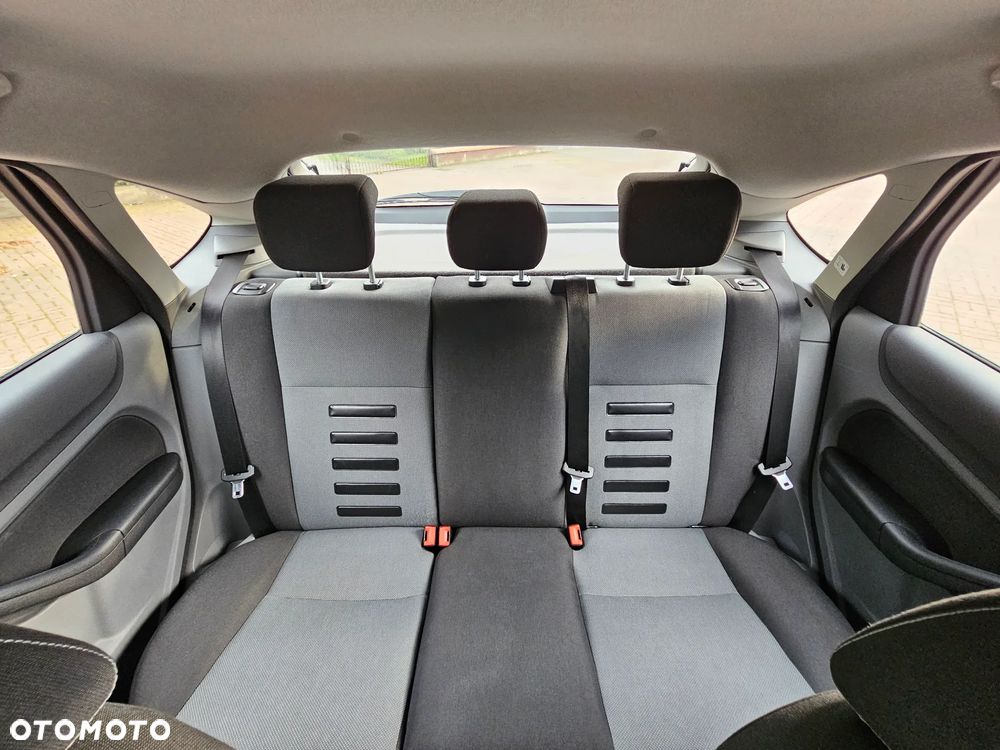 Ford Focus - 38