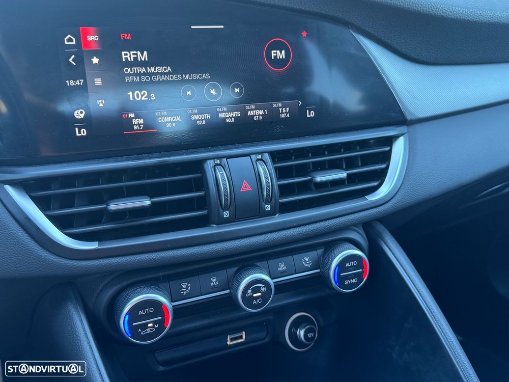 Alfa Romeo Giulia 2.2 D Sprint AT8 - 10