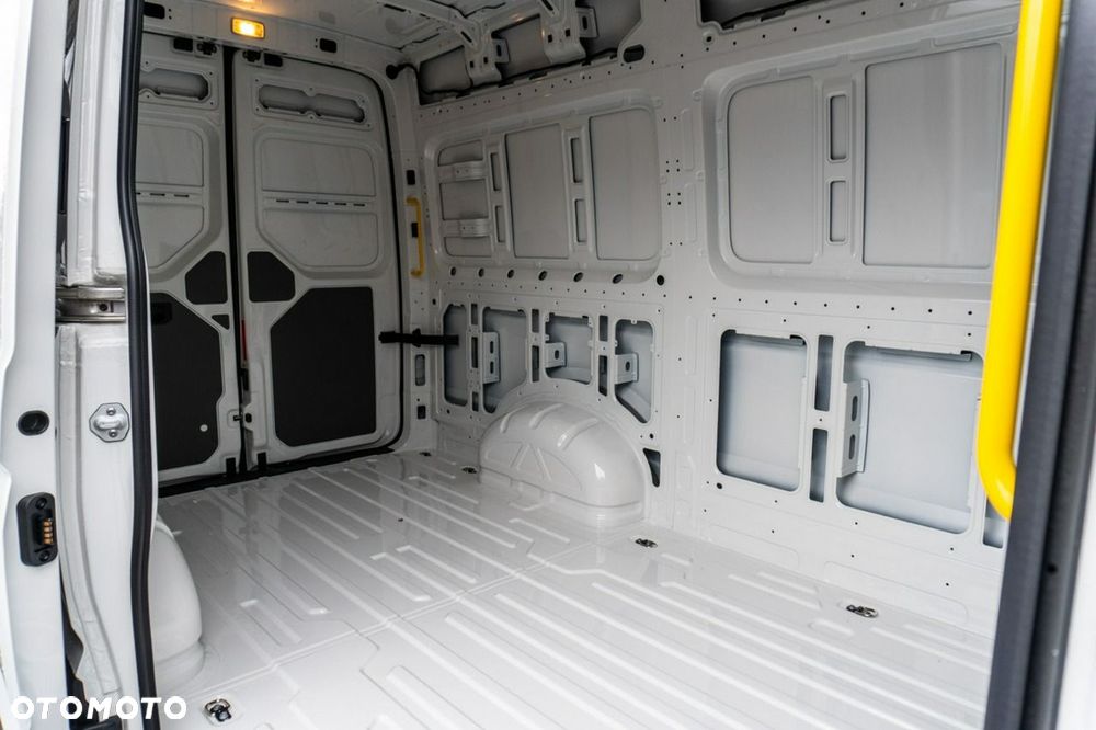 Volkswagen Crafter - 12