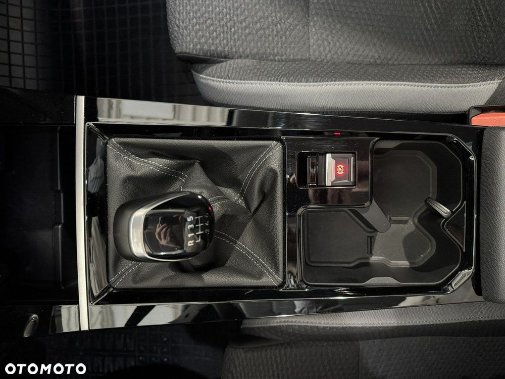 Opel Astra 1.2 T Edition S&S - 29