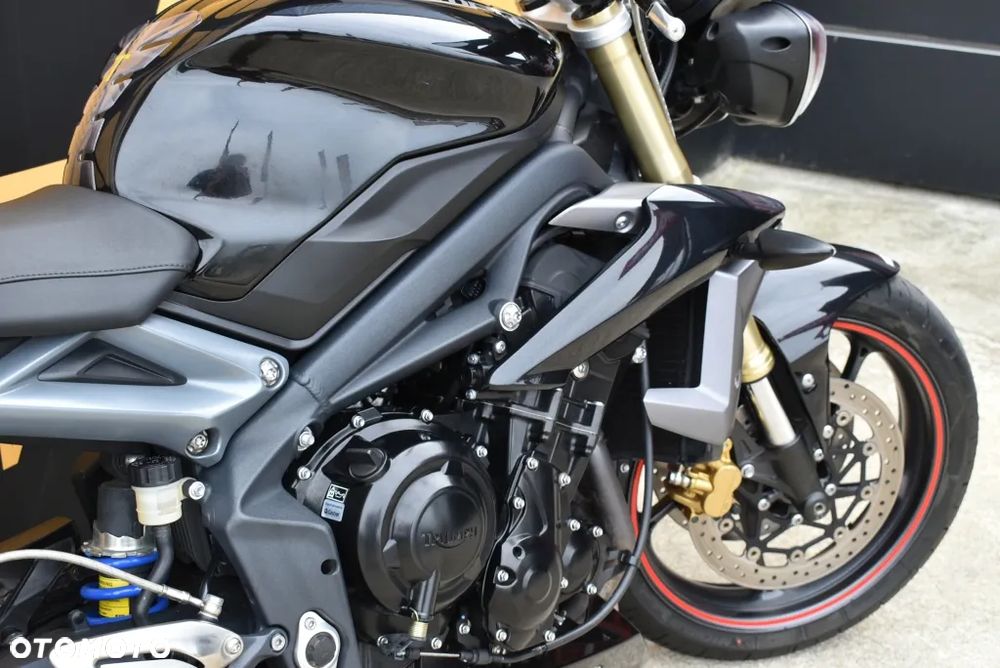 Triumph Street Triple - 28