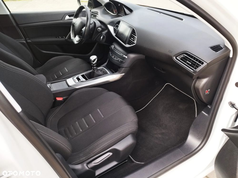 Peugeot 308 1.6 Premium - 28