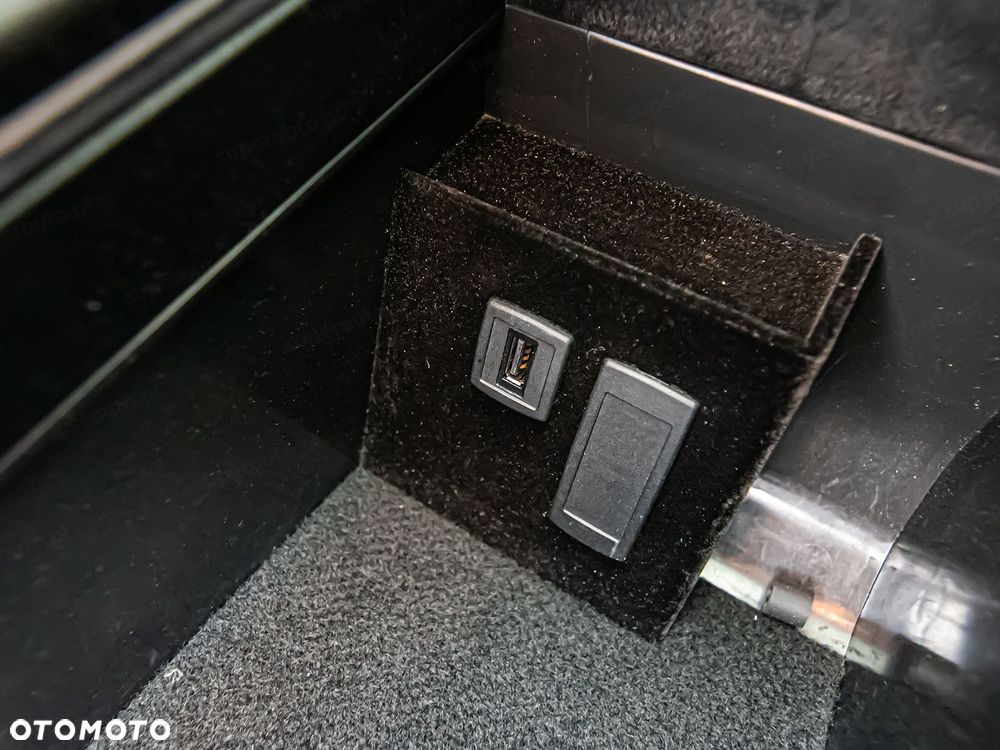 Mercedes-Benz Klasa E - 25