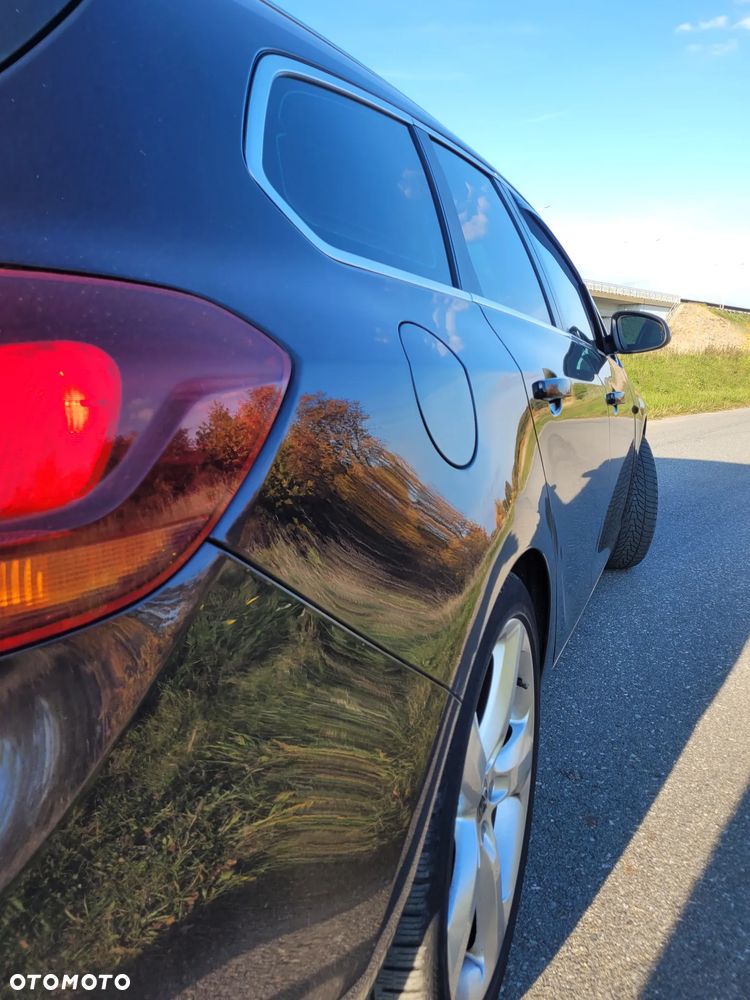 Opel Astra 2011 photo 4