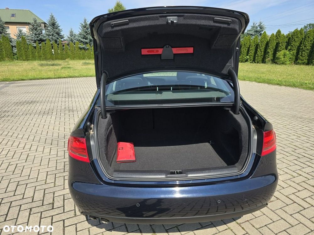 Audi A4 Limousine - 18