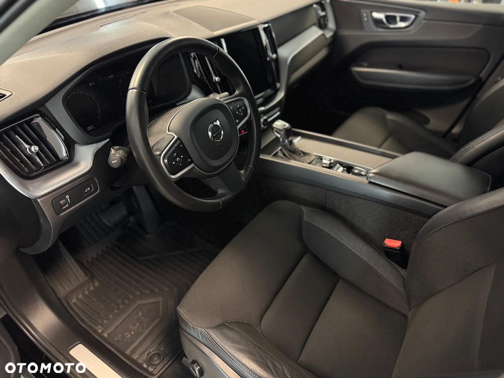 Volvo XC 60 D4 Momentum Pro - 16