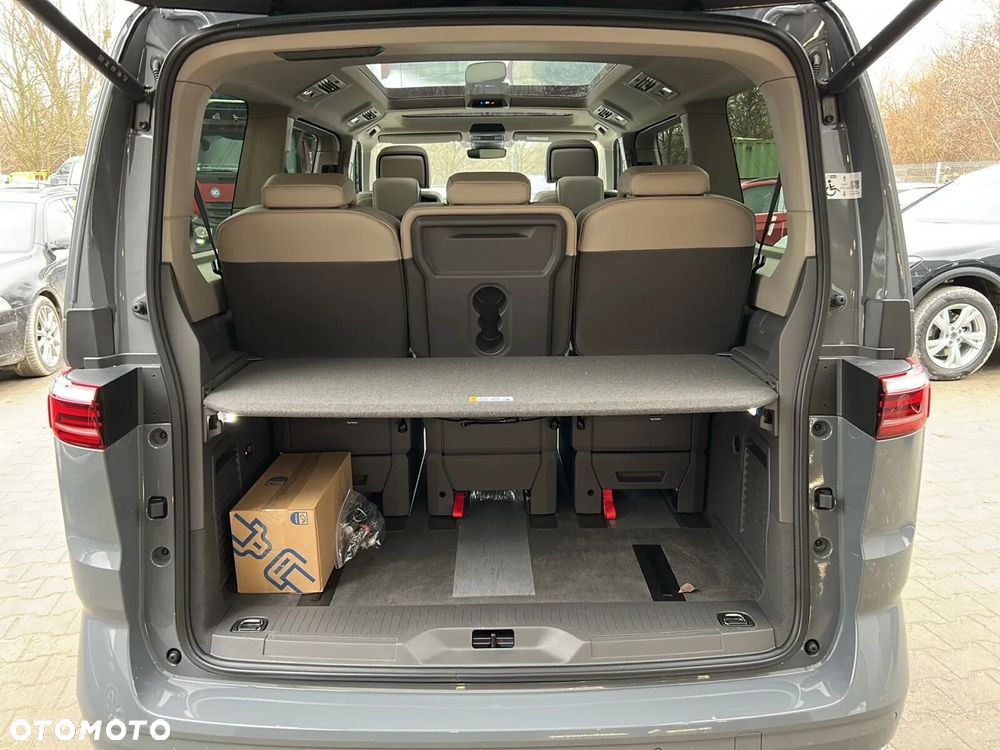 Volkswagen Multivan - 31