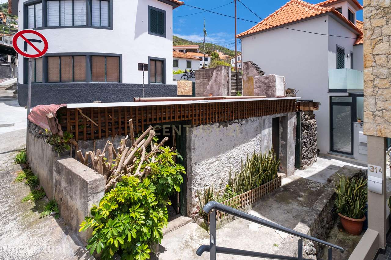 Moradia para recuperar, em zona histórica de Machico - Madeira - Grande imagem: 5/15