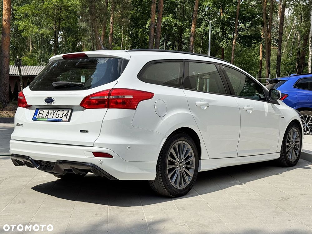 Ford Focus 1.0 EcoBoost Start-Stopp-System ST-LINE - 11
