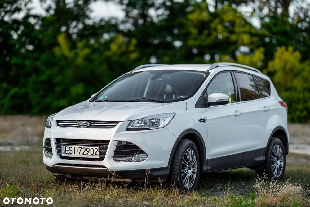 Ford Kuga 1.6 EcoBoost 2x4 Titanium - 4