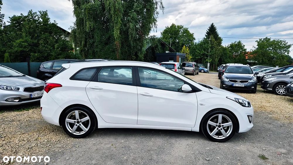 Hyundai i30 1.4 Intro Edition - 10