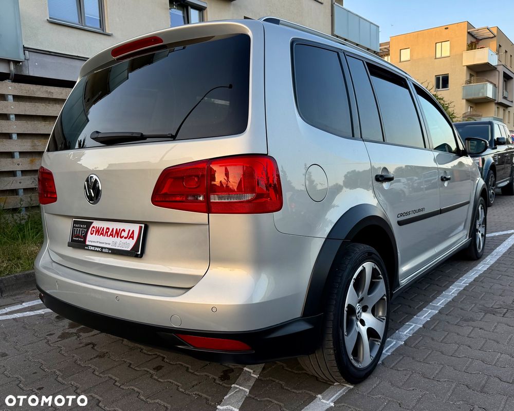 Volkswagen Touran - 18